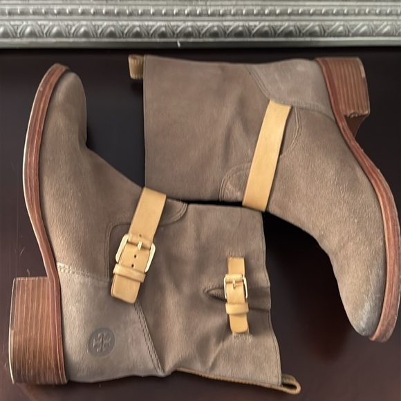 Tory Burch Moto oiled distressed suede and leather tan boots Sz 11 - Picture 5 of 11